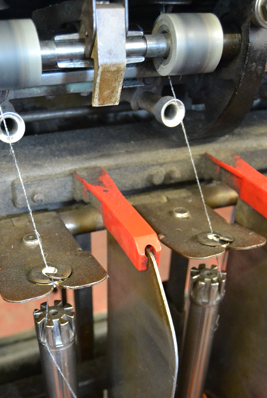 Tweed Yarns Right Image